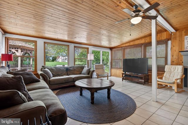 47 WABANK RD, Millersville, PA 17551