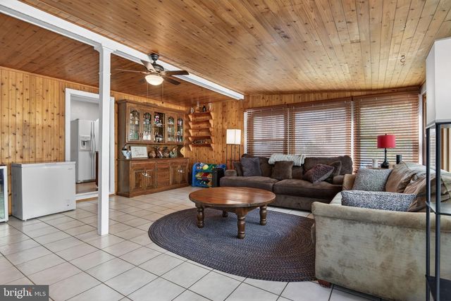 47 WABANK RD, Millersville, PA 17551