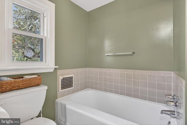 47 WABANK RD, Millersville, PA 17551