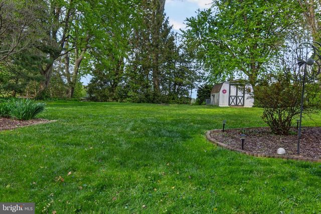 47 WABANK RD, Millersville, PA 17551