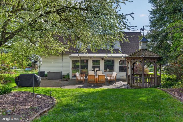 47 WABANK RD, Millersville, PA 17551