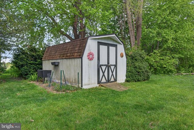 47 WABANK RD, Millersville, PA 17551