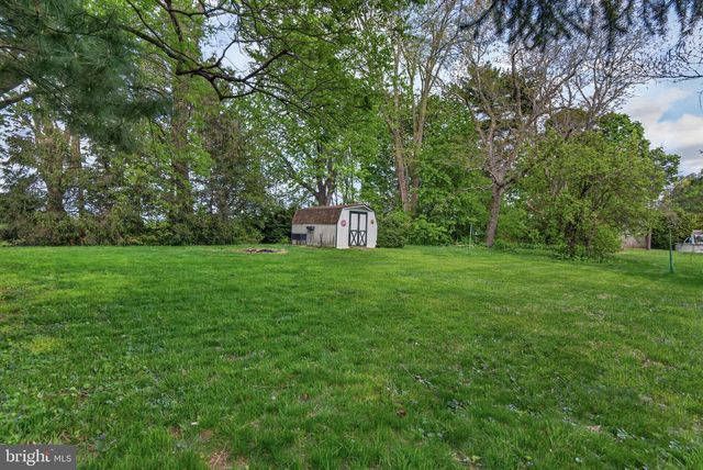 47 WABANK RD, Millersville, PA 17551