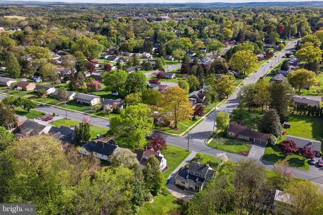 47 WABANK RD, Millersville, PA 17551