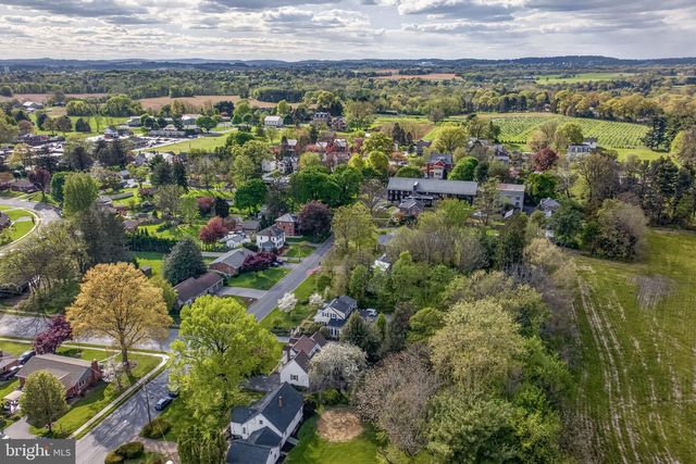 47 WABANK RD, Millersville, PA 17551