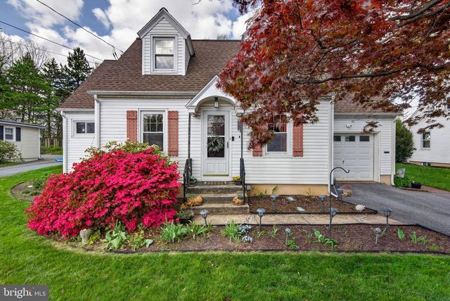 47 WABANK RD, Millersville, PA 17551