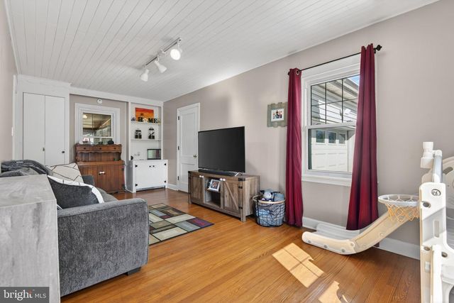 47 WABANK RD, Millersville, PA 17551