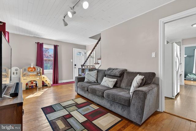 47 WABANK RD, Millersville, PA 17551