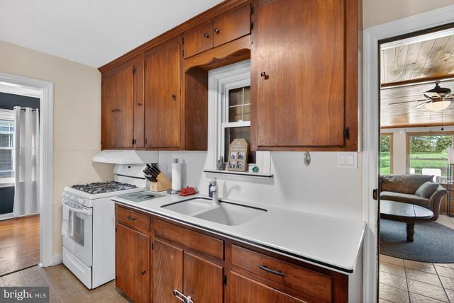 47 WABANK RD, Millersville, PA 17551