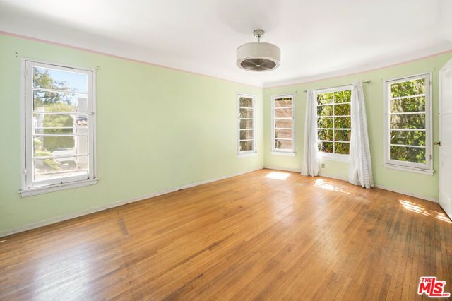 931 S Holt Avenue, Los Angeles, CA 90035