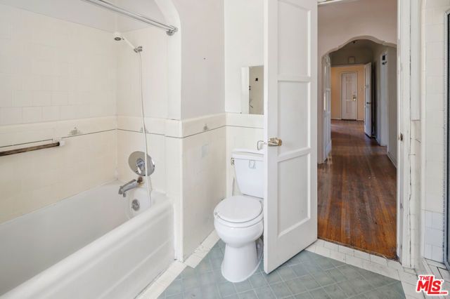 931 S Holt Avenue, Los Angeles, CA 90035
