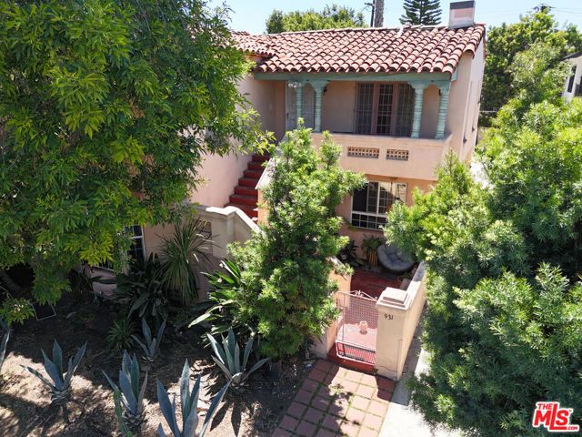 931 S Holt Avenue, Los Angeles, CA 90035