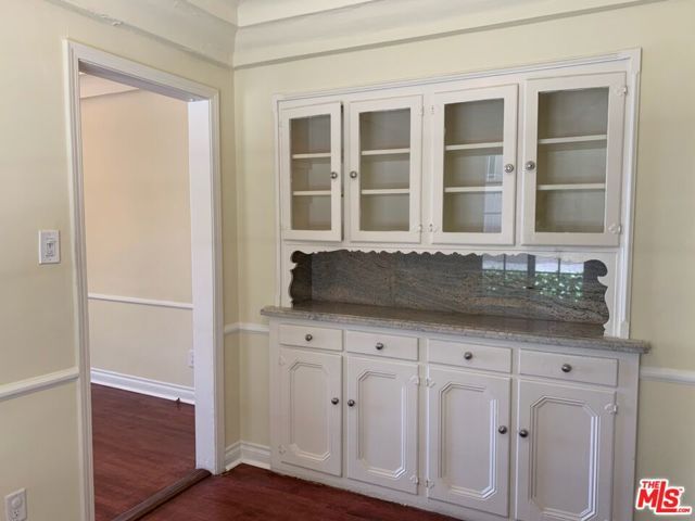 931 S Holt Avenue, Los Angeles, CA 90035