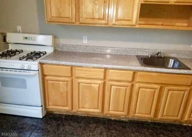 623 Sandford Ave, Newark City, NJ 07106