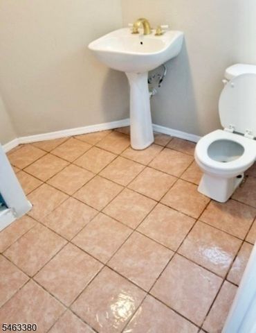 623 Sandford Ave, Newark City, NJ 07106