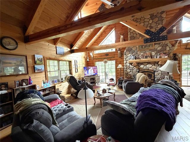 10231 Old 8 D, Mineral Point, MO 63660
