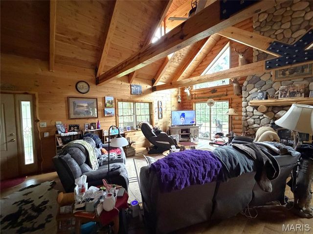 10231 Old 8 D, Mineral Point, MO 63660