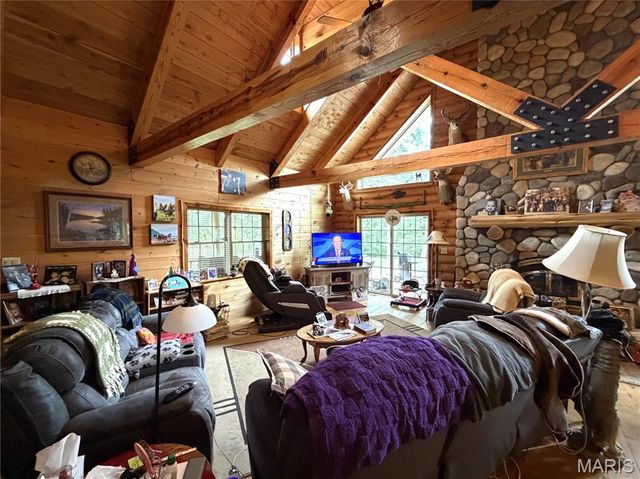 10231 Old 8 D, Mineral Point, MO 63660