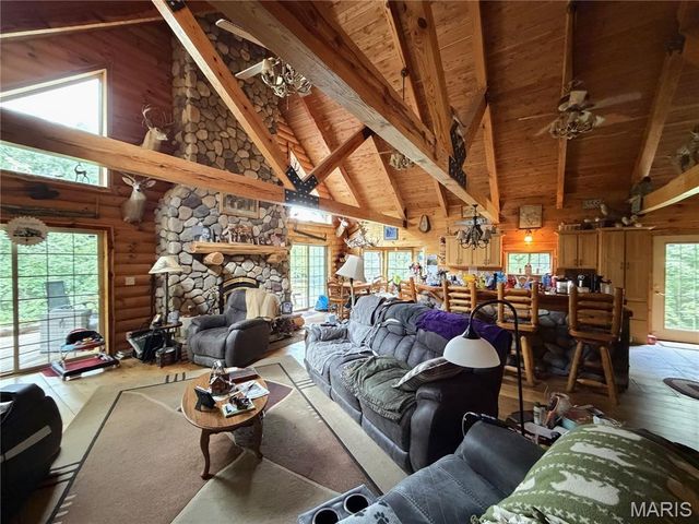10231 Old 8 D, Mineral Point, MO 63660
