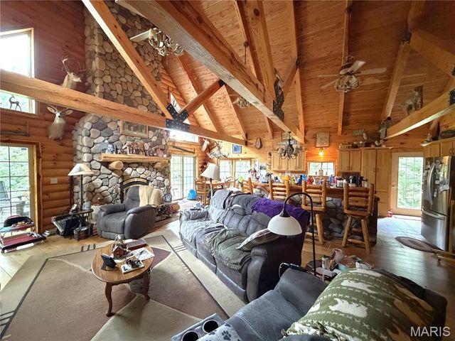 10231 Old 8 D, Mineral Point, MO 63660