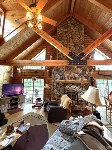 10231 Old 8 D, Mineral Point, MO 63660