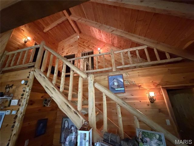 10231 Old 8 D, Mineral Point, MO 63660