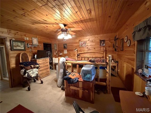 10231 Old 8 D, Mineral Point, MO 63660