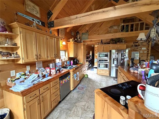 10231 Old 8 D, Mineral Point, MO 63660