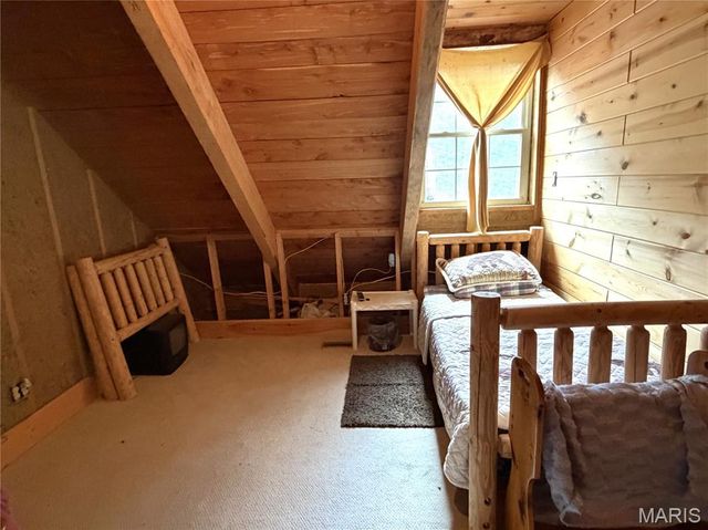 10231 Old 8 D, Mineral Point, MO 63660