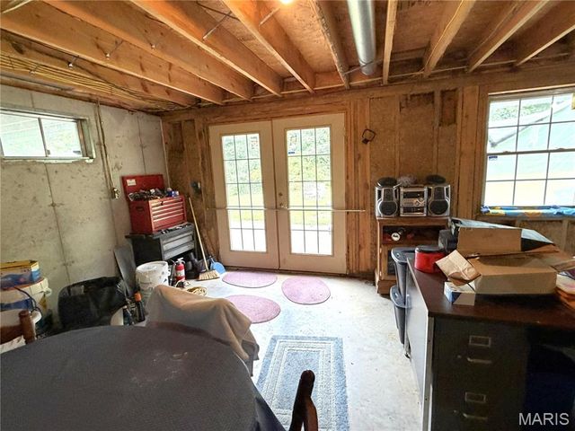 10231 Old 8 D, Mineral Point, MO 63660