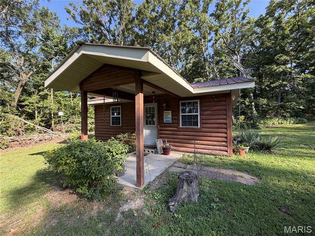 10231 Old 8 D, Mineral Point, MO 63660