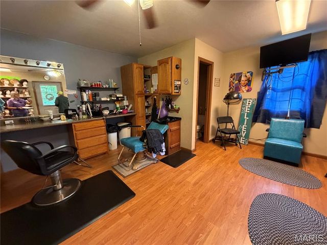 10231 Old 8 D, Mineral Point, MO 63660