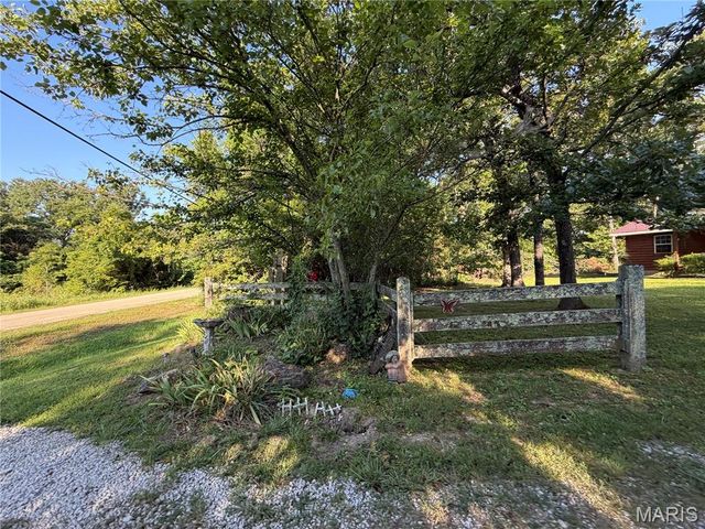 10231 Old 8 D, Mineral Point, MO 63660
