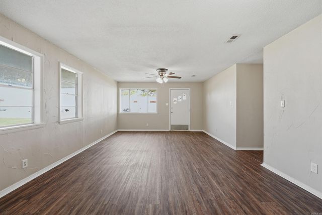 207 S Elm Street, Searcy, AR 72143