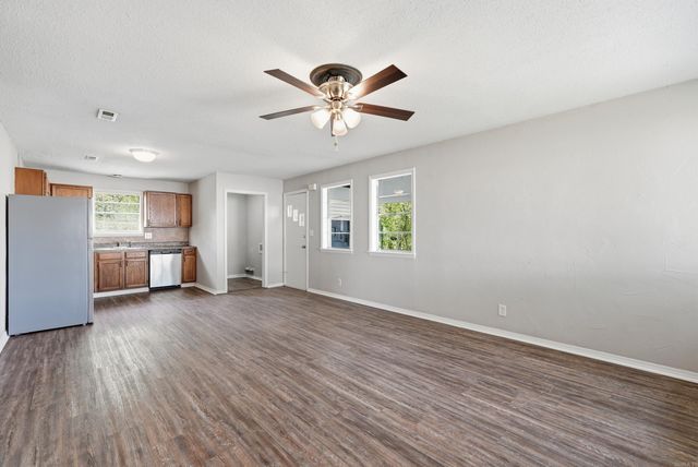 207 S Elm Street, Searcy, AR 72143