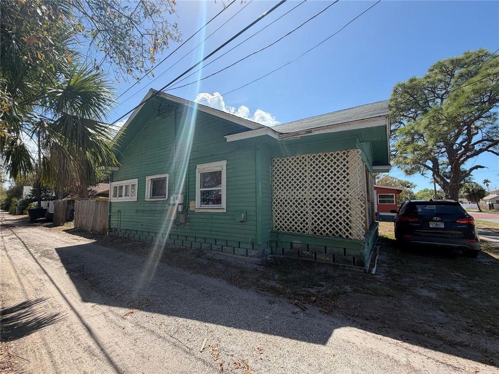 2500 OAKDALE STREET S, St Petersburg, FL 33705