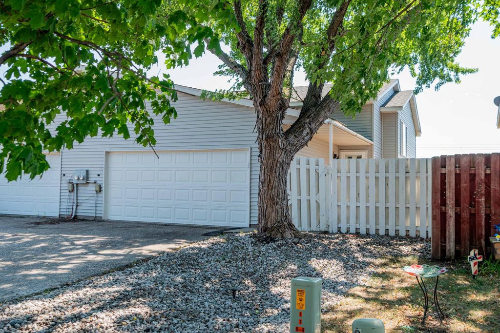 557 Kendall Drive, Hastings, MN 55033 — exterior