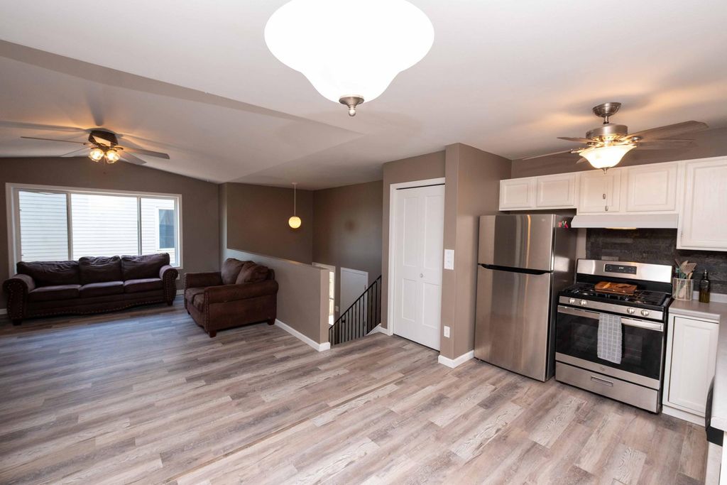 557 Kendall Drive, Hastings, MN 55033 — photo 5