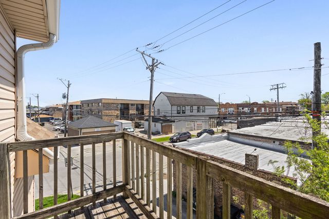 5230 S Lockwood Avenue, Chicago, IL 60638