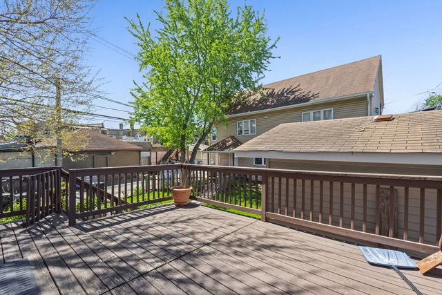 5230 S Lockwood Avenue, Chicago, IL 60638