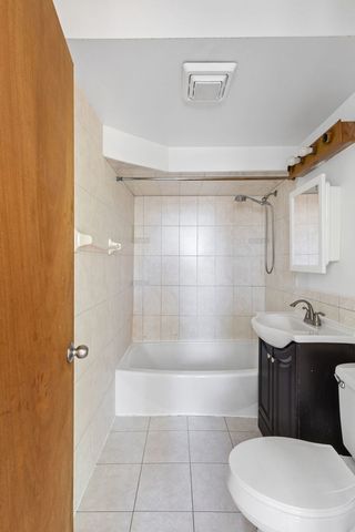 5230 S Lockwood Avenue, Chicago, IL 60638