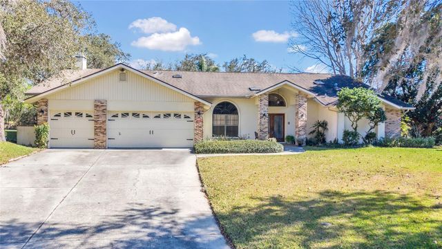8021 MOONLIGHT LANE, New Port Richey, FL 34654