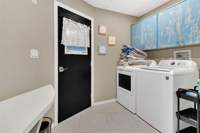 8021 MOONLIGHT LANE, New Port Richey, FL 34654