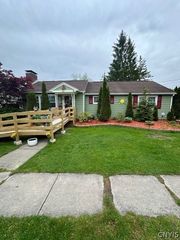24 Camp Street, Auburn, NY 13021