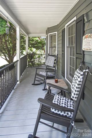 1861 Plaza Drive, Hickory, NC 28602