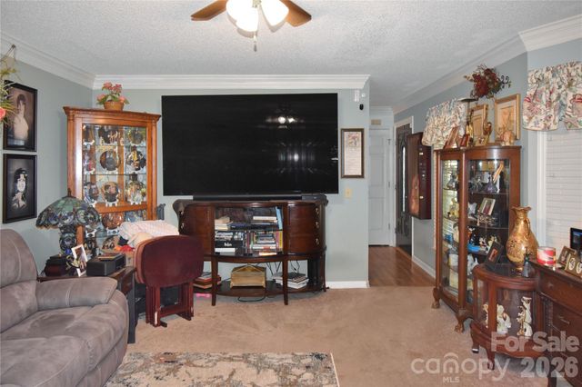 1861 Plaza Drive, Hickory, NC 28602