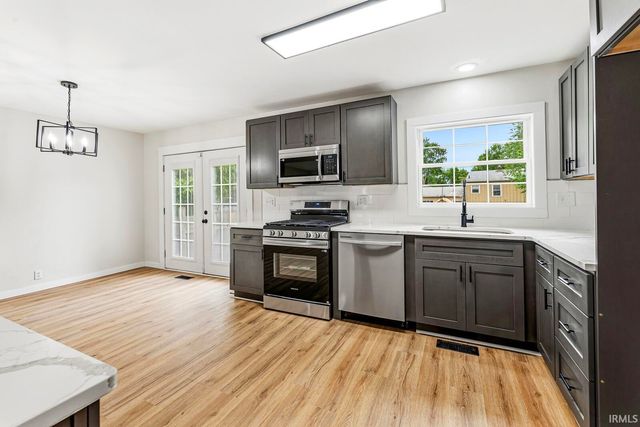 1456 Oakdale Drive, South Bend, IN 46614