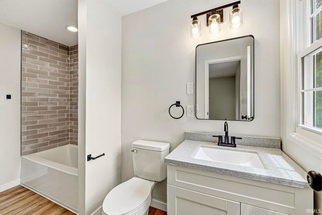 1456 Oakdale Drive, South Bend, IN 46614