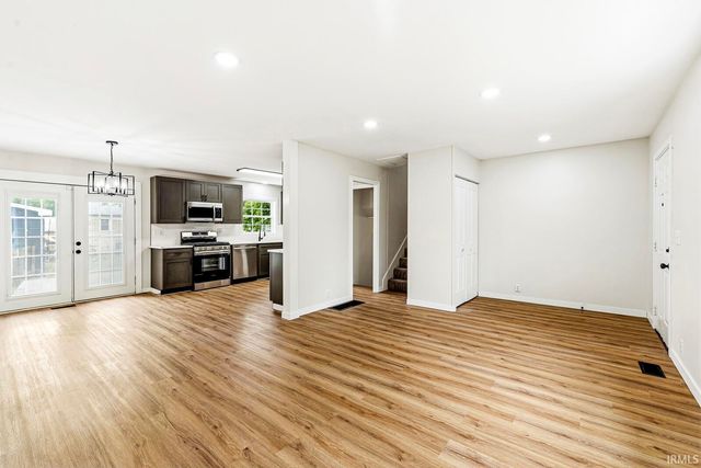 1456 Oakdale Drive, South Bend, IN 46614