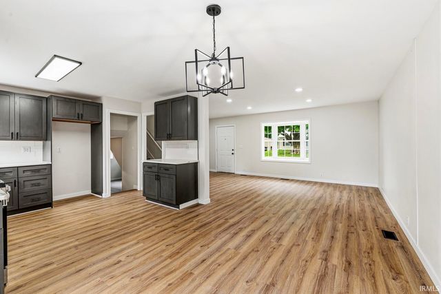 1456 Oakdale Drive, South Bend, IN 46614